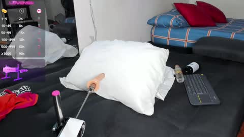 Snapshot of thomass_royy chatting on 02-25-25, 04:35 thomass royy online show from 02-25-25, 04:35