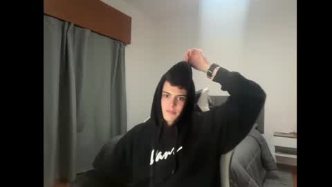 Snapshot of thomassex0 chatting on 06-15-26, 01:41 Thomas online show from 06-15-26, 01:41