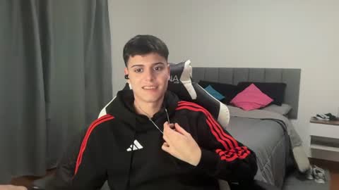 Snapshot of thomassex0 chatting on 06-18-26, 02:56 Thomas online show from 06-18-26, 02:56