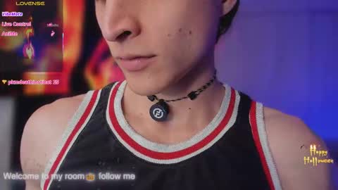 Thom Klein online show from 10-23-25, 07:34