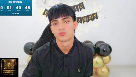 Snapshot of thommy_cute chatting on 06-10-26, 03:18 Thomas online show from 06-10-26, 03:18