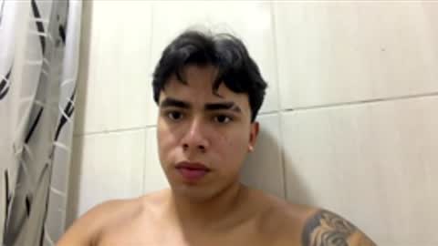 Snapshot of thomson_hot01 chatting on 06-05-26, 05:14 thomson_hot01 online show from 06-05-26, 05:14