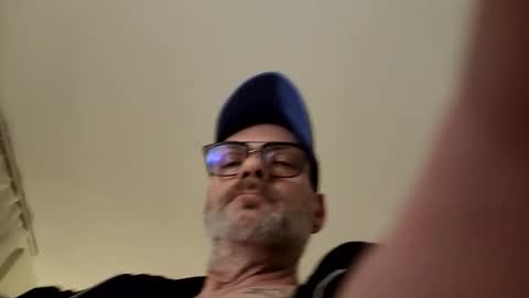 Snapshot of thomster1972good chatting on 01-18-26, 02:26 Tom online show from 01-18-26, 02:26