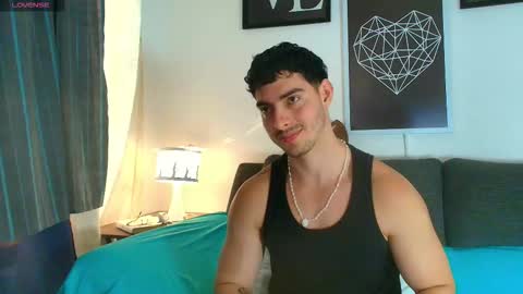 Snapshot of thomylov chatting on 11-18-25, 04:44 thomylov online show from 11-18-25, 04:44