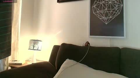 Snapshot of thomylov chatting on 01-12-26, 09:53 thomylov online show from 01-12-26, 09:53