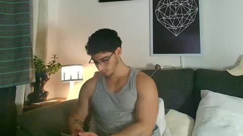 Snapshot of thomylov chatting on 02-18-26, 01:12 thomylov online show from 02-18-26, 01:12