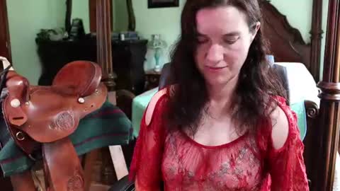 Snapshot of thornbury_rose chatting on 06-20-26, 06:44 ThornburyRose online show from 06-20-26, 06:44
