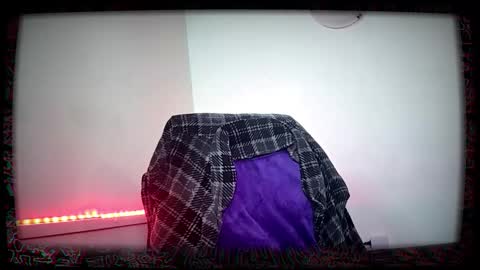 Snapshot of thornedrosets chatting on 03-09-26, 11:31 Mar online show from 03-09-26, 11:31