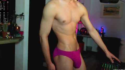   L e a n d e r   25OFF ON MY OF online show from 05-15-26, 03:41