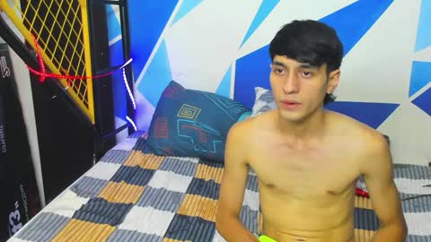 Snapshot of thr33sbroth3rs chatting on 04-04-26, 11:13 thr33sbroth3rs online show from 04-04-26, 11:13