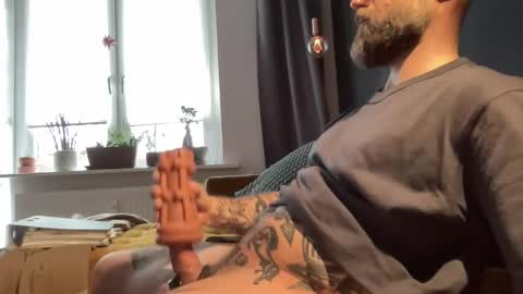 Snapshot of throatface_killah chatting on 01-10-26, 01:13 throatface_killah online show from 01-10-26, 01:13