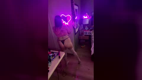 Snapshot of tht_1latinabarbie chatting on 02-01-26, 07:56 LatinaBarbie666 online show from 02-01-26, 07:56