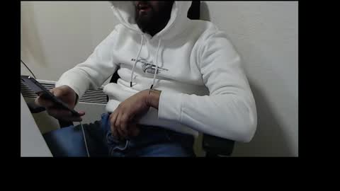 HugeJuicy online show from 12-01-24, 08:53