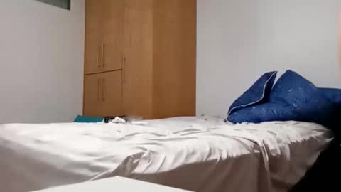 Snapshot of thumper8x6 chatting on 02-14-26, 06:21 the toyboy online show from 02-14-26, 06:21