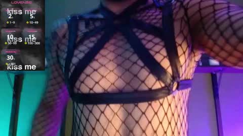 Snapshot of tian_castle chatting on 09-08-25, 10:20 online show from 09-08-25, 10:20