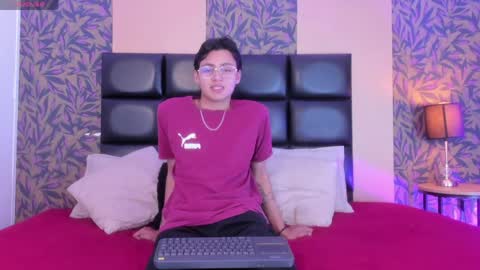 Snapshot of tian_sex chatting on 05-15-26, 04:08 online show from 05-15-26, 04:08