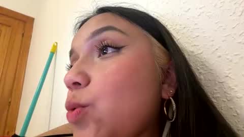 Snapshot of tianale chatting on 05-31-26, 11:28 Tiana Le online show from 05-31-26, 11:28