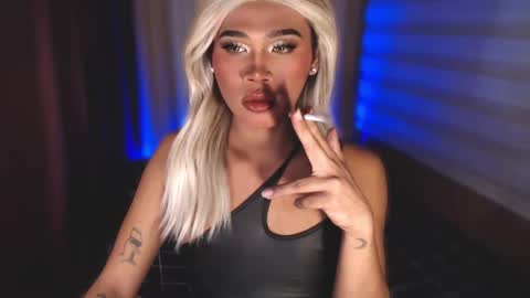 Snapshot of tiara_perezx chatting on 10-25-25, 03:51 Sam online show from 10-25-25, 03:51