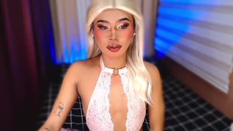 Snapshot of tiara_perezx chatting on 10-26-25, 07:53 Sam online show from 10-26-25, 07:53