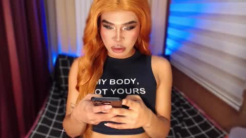 Snapshot of tiara_perezx chatting on 11-28-25, 08:06 Sam online show from 11-28-25, 08:06