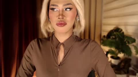 Snapshot of tiara_perezx chatting on 02-15-26, 09:08 Sam online show from 02-15-26, 09:08