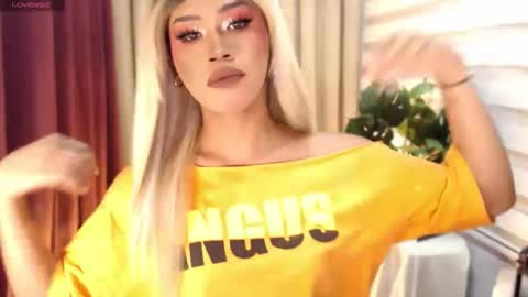 Snapshot of tiara_perezx chatting on 03-06-26, 05:53 Sam online show from 03-06-26, 05:53