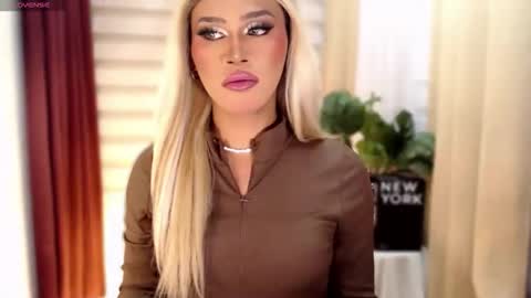 Snapshot of tiara_perezx chatting on 03-12-26, 06:14 Sam online show from 03-12-26, 06:14