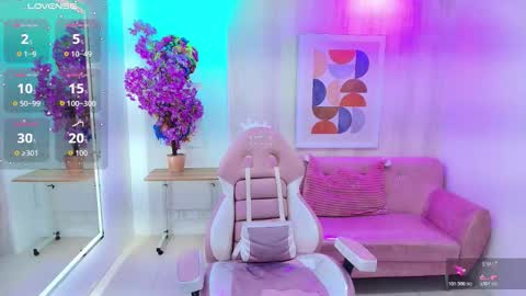 Tiara  online show from 10-24-25, 08:11