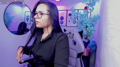 Tiara  online show from 01-06-26, 03:43