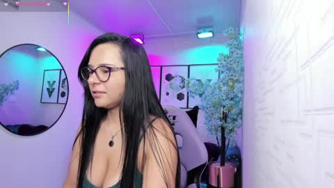 Tiara  online show from 05-02-26, 03:22