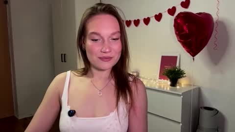 Snapshot of tierraslusar chatting on 02-16-26, 02:35 Kallie online show from 02-16-26, 02:35