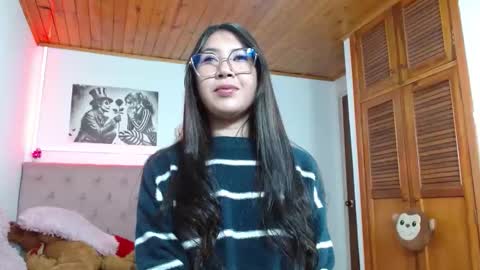 Snapshot of tifanny_squirt chatting on 10-26-25, 04:40 Tifanny online show from 10-26-25, 04:40