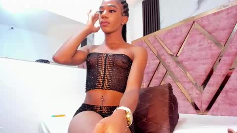 Snapshot of tifany_bigdick chatting on 02-14-25, 10:04 Tifanny online show from 02-14-25, 10:04