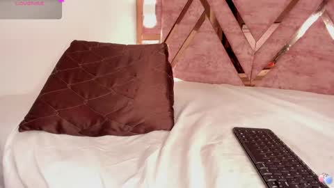 Snapshot of tifany_bigdick chatting on 03-06-25, 06:26 Tifanny online show from 03-06-25, 06:26