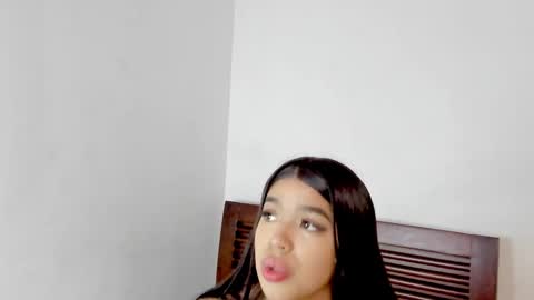 Snapshot of tifanymonroehot chatting on 11-18-25, 11:25 tifanymonroehot online show from 11-18-25, 11:25