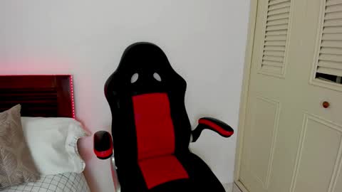 Snapshot of tifanymonroehot chatting on 02-08-26, 12:08 tifanymonroehot online show from 02-08-26, 12:08