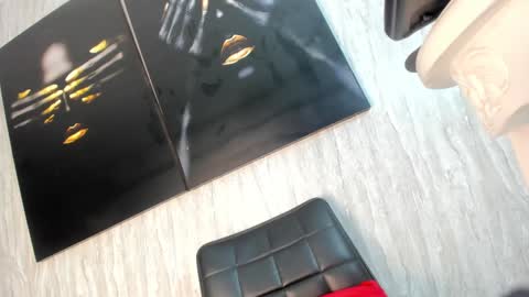 Snapshot of tiff_valentine chatting on 01-11-25, 05:10 Tiffany online show from 01-11-25, 05:10