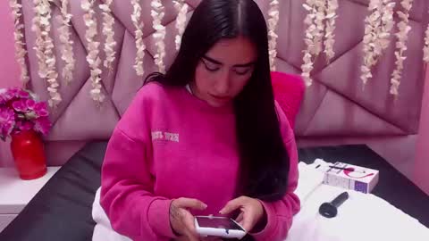 Snapshot of tiffani_hott_ chatting on 01-26-25, 02:24 TIFANI online show from 01-26-25, 02:24