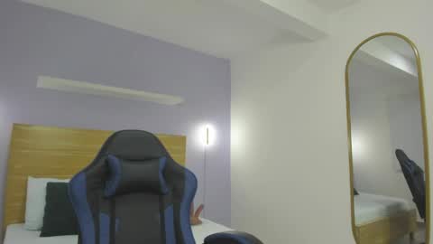 T I F F A N N Y online show from 04-27-26, 12:36