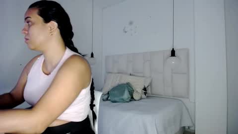 tiffany online show from 10-05-25, 02:59