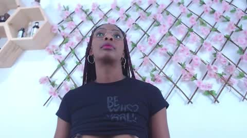 Tiffany online show from 03-11-26, 01:44