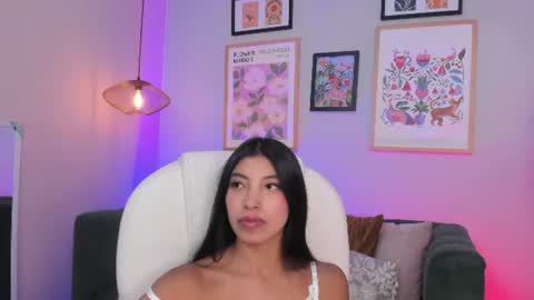 Snapshot of tiffany_low chatting on 07-04-26, 05:52 tiffany_low online show from 07-04-26, 05:52