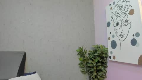 Snapshot of tiffany_mendez chatting on 05-12-26, 12:02 tiffany_mendez online show from 05-12-26, 12:02