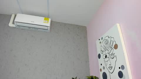 Snapshot of tiffany_mendez chatting on 05-16-26, 12:04 tiffany_mendez online show from 05-16-26, 12:04