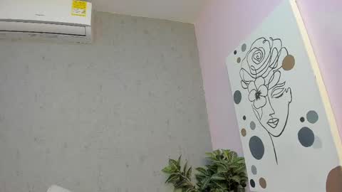 Snapshot of tiffany_mendez chatting on 05-19-26, 12:00 tiffany_mendez online show from 05-19-26, 12:00