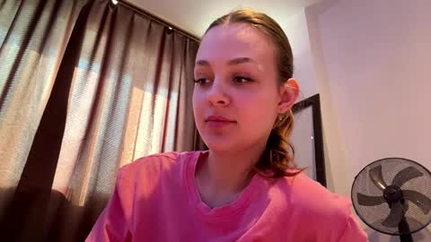 Snapshot of tiffanydziewanowski chatting on 04-01-26, 07:20 Tiffany online show from 04-01-26, 07:20