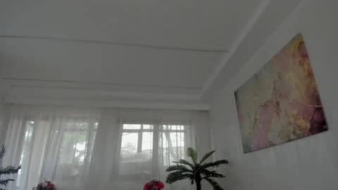 Tiffany Houston online show from 12-05-25, 07:28