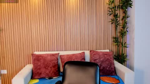 tiffanyhoustton online show from 02-18-26, 11:50