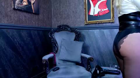 Tiffany  Sia online show from 03-12-25, 09:44