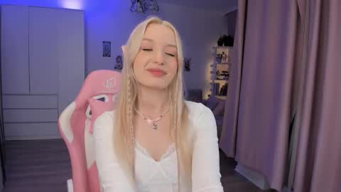 Snapshot of tiffy_fox chatting on 02-03-26, 03:26 Tiffany online show from 02-03-26, 03:26